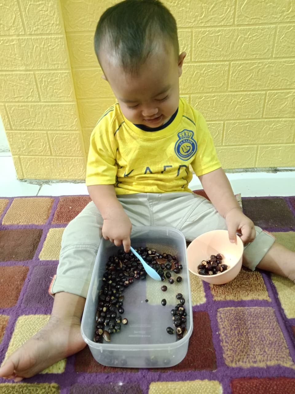 Melatih Motorik Halus dan Konsentrasi